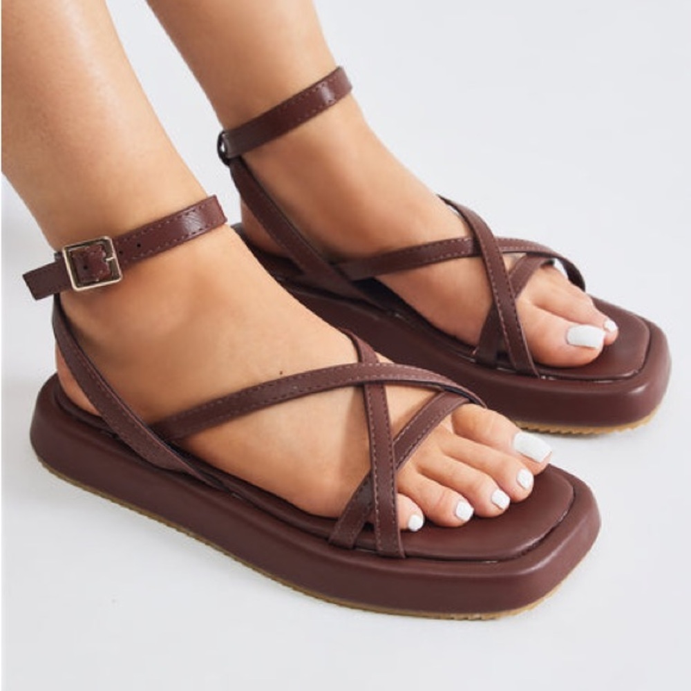 Brand NEW Chill Side Flat Sandals Chocolate